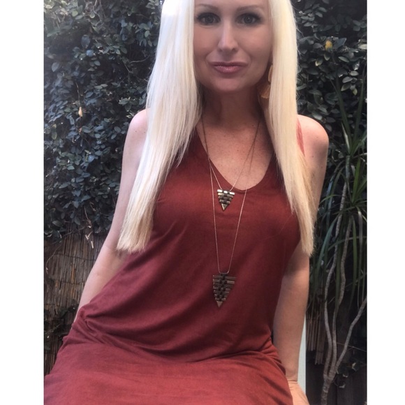 ☕️ Modern Orange Sleeveless Dress 🌟 - Picture 2 of 6